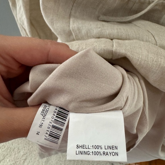 DISSH linen long sleeve open back dress - Picture 4 of 5